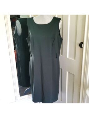 Jacob business casual sleeveless hunter green dress. Size XL. EUC